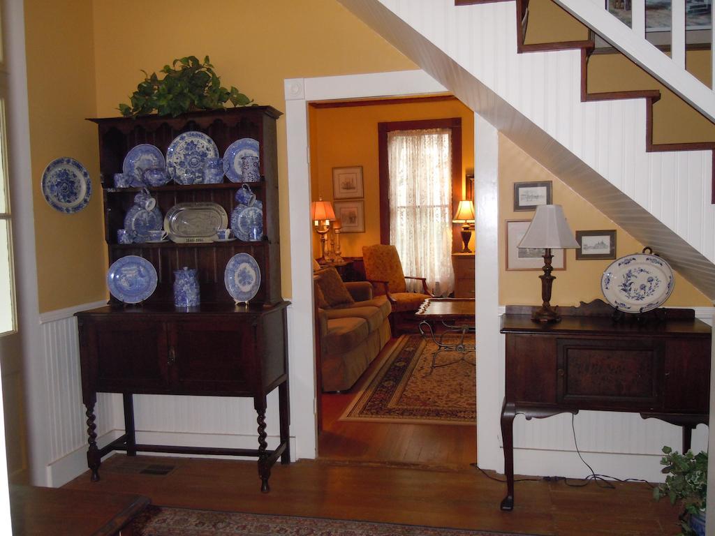 Carriage House Fredericksburg Bed & Breakfast Eksteriør bilde